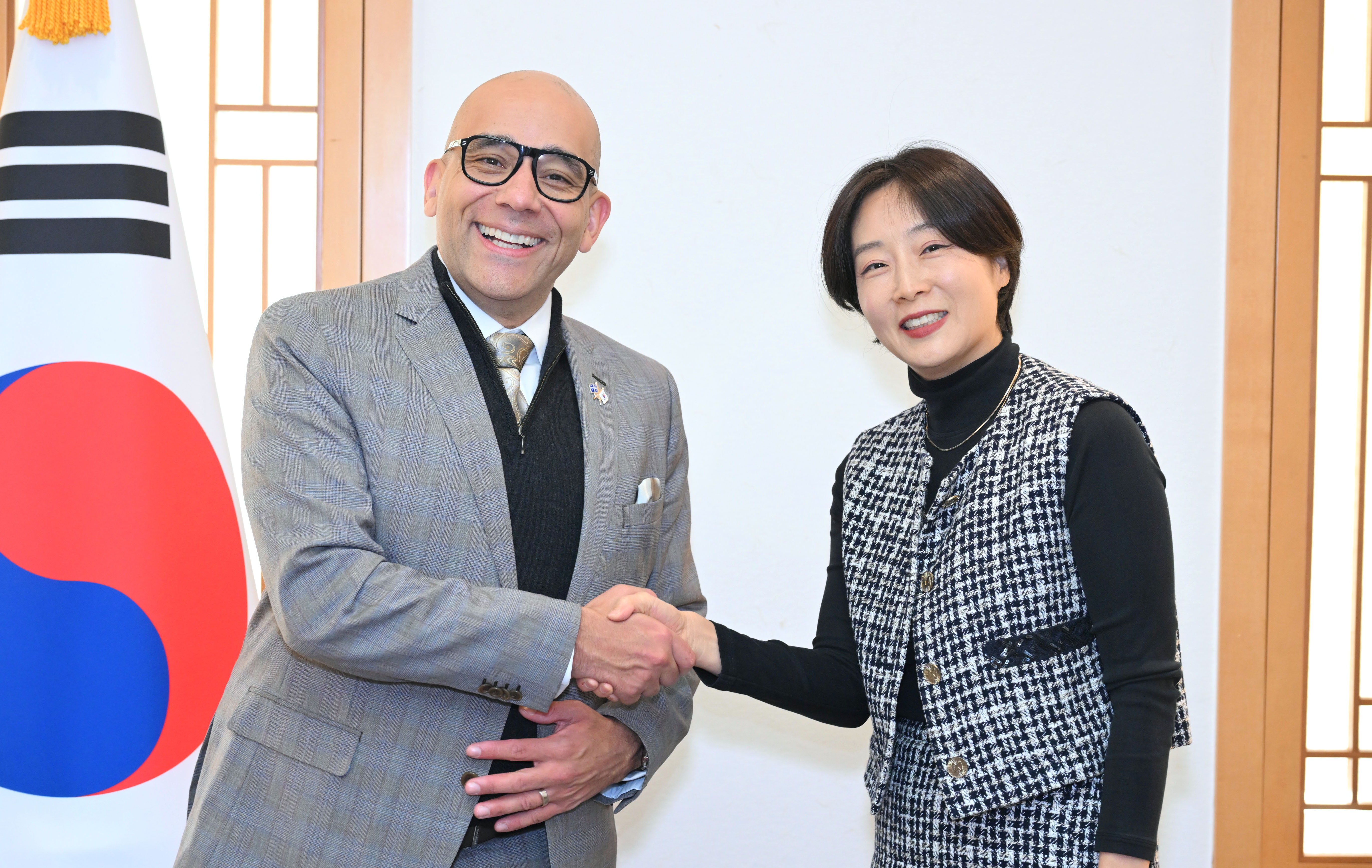 정의혜 차관보, 크리스토퍼 스키트 퀘벡주 대외관계부 장관 면담(2.6.)